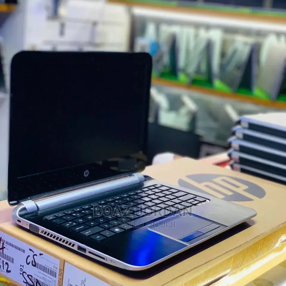 Laptop HP Pavilion X2 210 4GB Intel Core I3 HDD 320GB