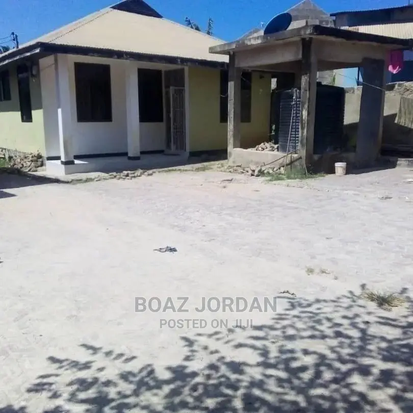 10bdrm Apartment in Graphite, Mbezi for Sale