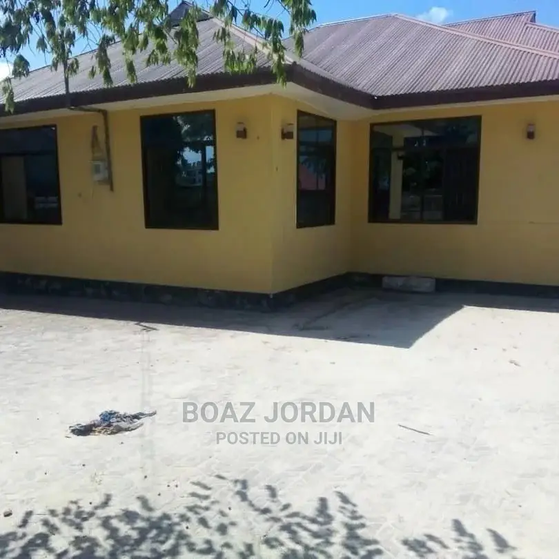 10bdrm Apartment in Graphite, Mbezi for Sale