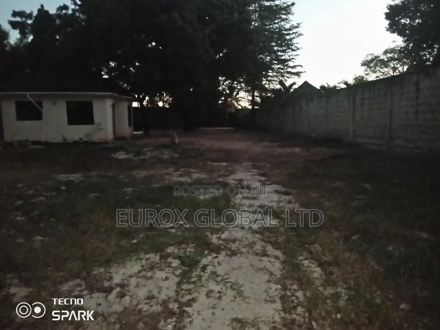 Prime Beachfront Plot for Sale – Kigamboni