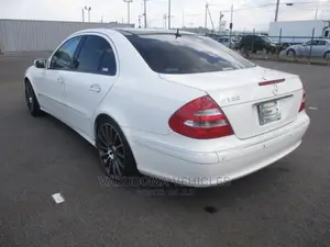 Mercedes-Benz E350 2005 Pearl
