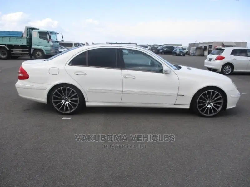 Mercedes-Benz E350 2005 Pearl