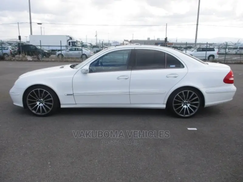 Mercedes-Benz E350 2005 Pearl