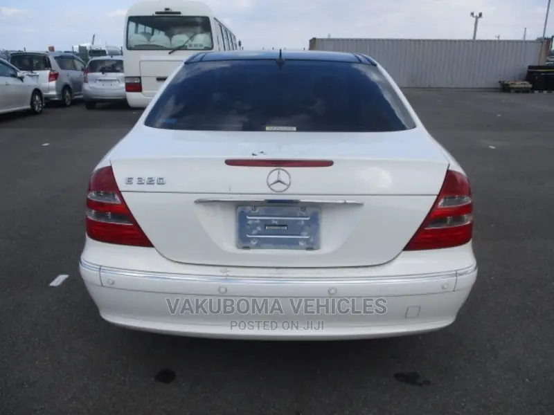 Mercedes-Benz E350 2005 Pearl