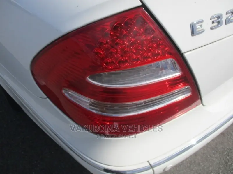Mercedes-Benz E350 2005 Pearl