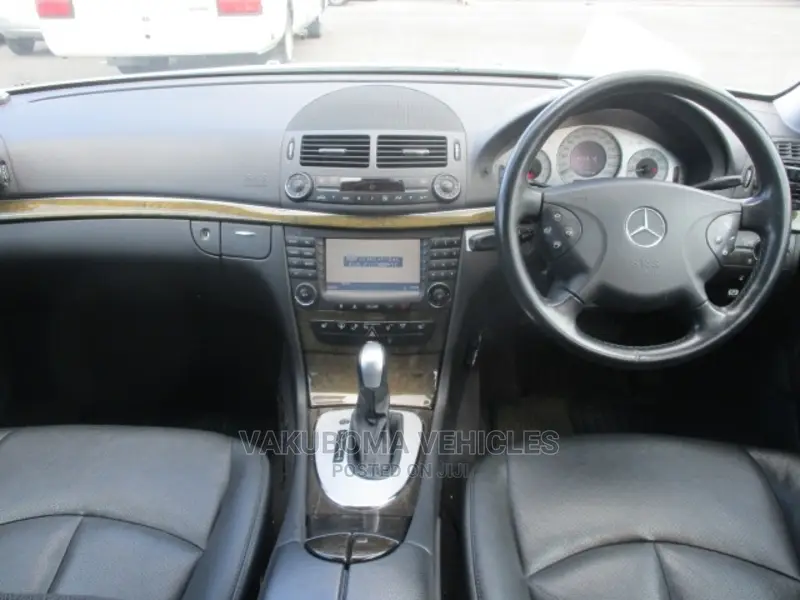 Mercedes-Benz E350 2005 Pearl