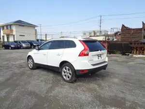 Volvo XC60 2011 Pearl