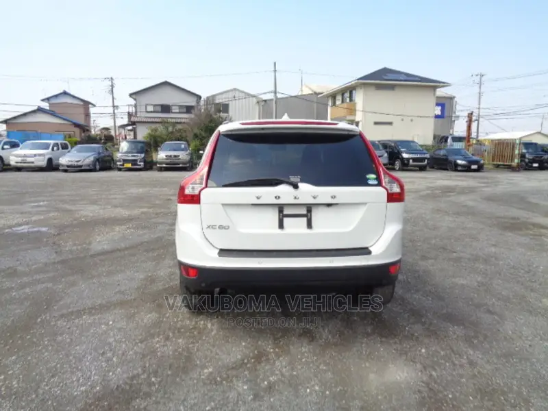 Volvo XC60 2011 Pearl