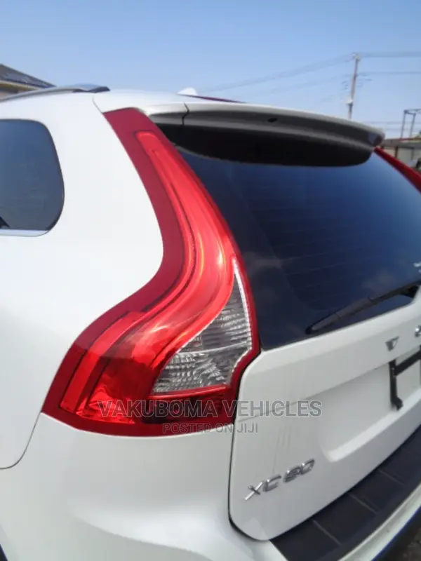 Volvo XC60 2011 Pearl