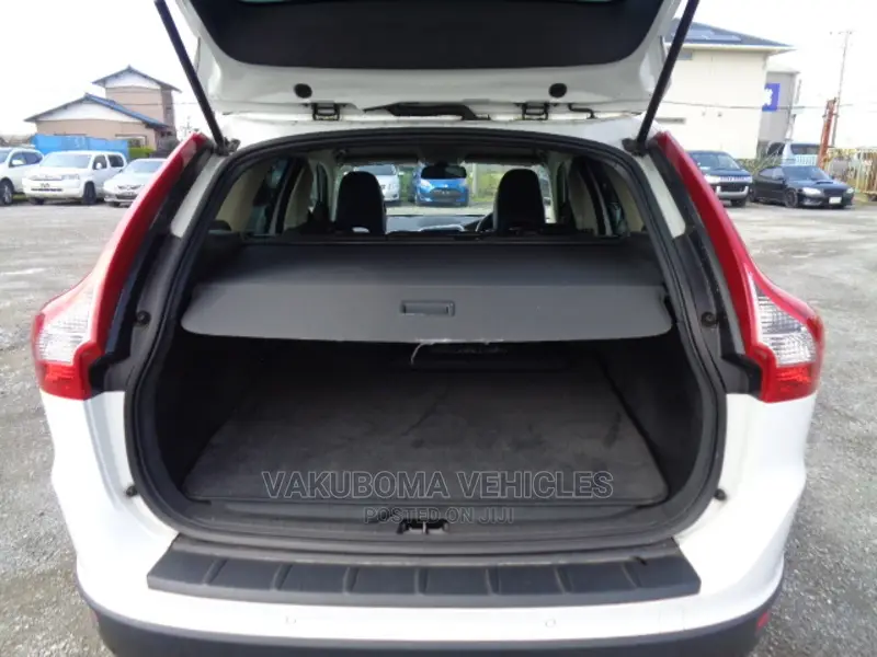 Volvo XC60 2011 Pearl