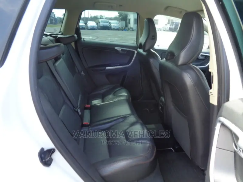Volvo XC60 2011 Pearl