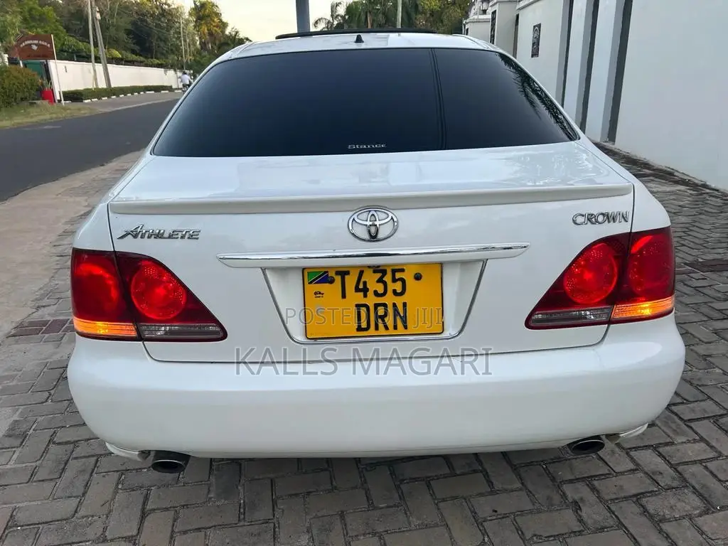 Toyota Crown 2006 White