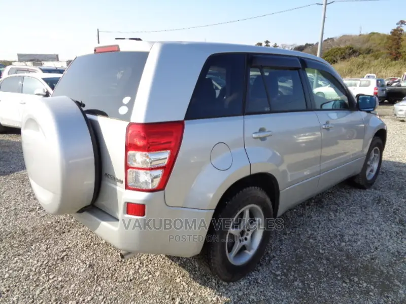 Suzuki Escudo 2005 Silver