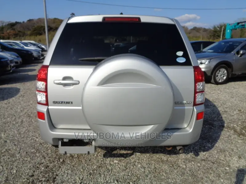 Suzuki Escudo 2005 Silver