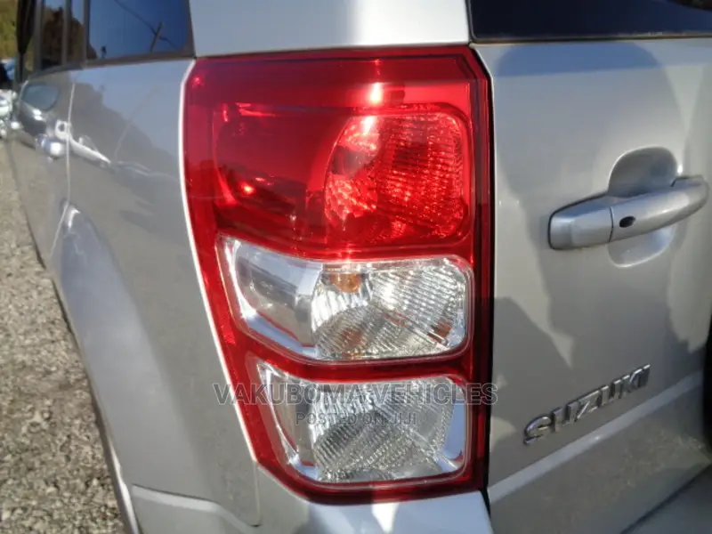 Suzuki Escudo 2005 Silver