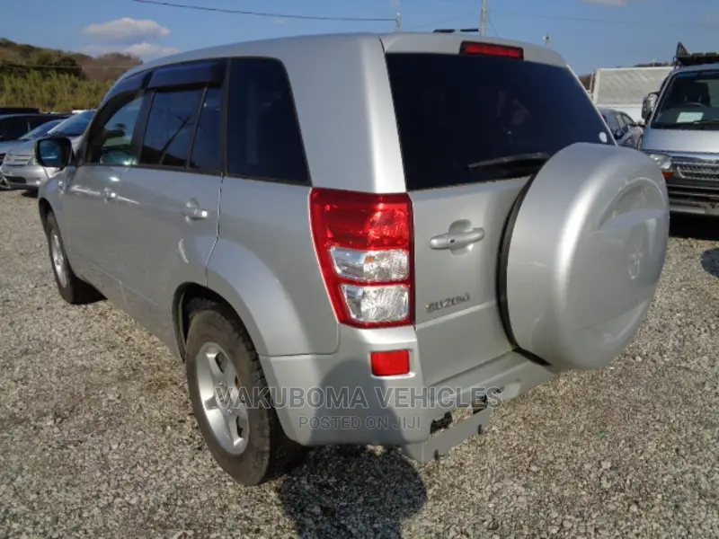 Suzuki Escudo 2005 Silver