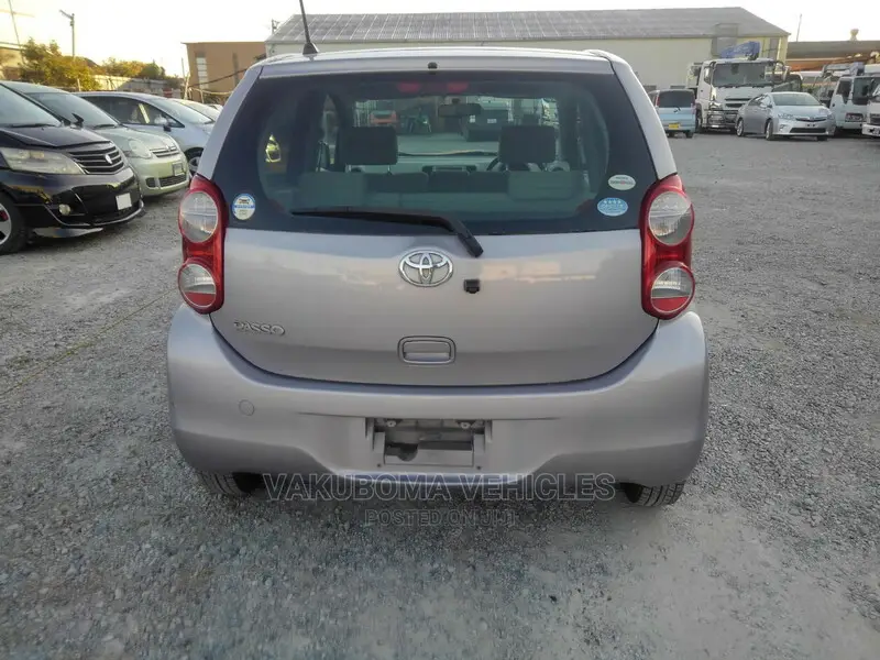 Toyota Passo 2010 Gray