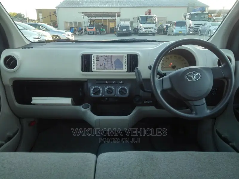 Toyota Passo 2010 Gray