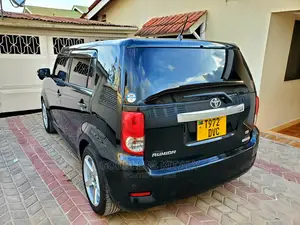 Toyota Corolla Rumion 2009 Black