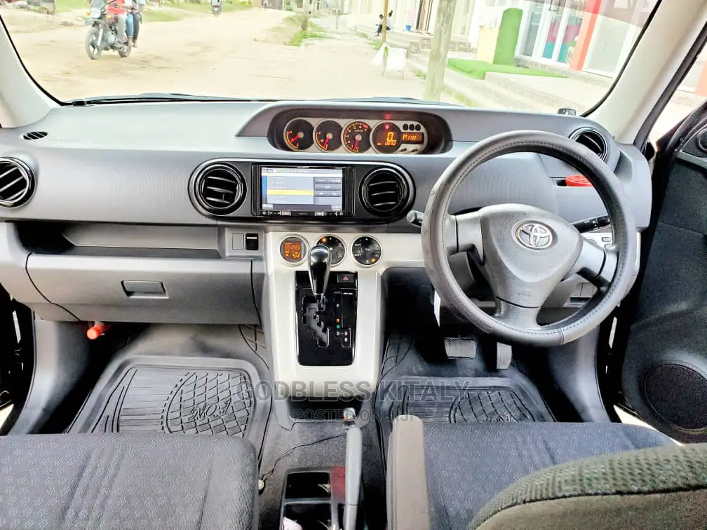 Toyota Corolla Rumion 2009 Black