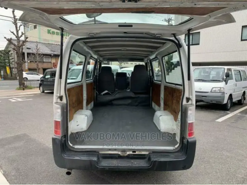 Isuzu Como Van