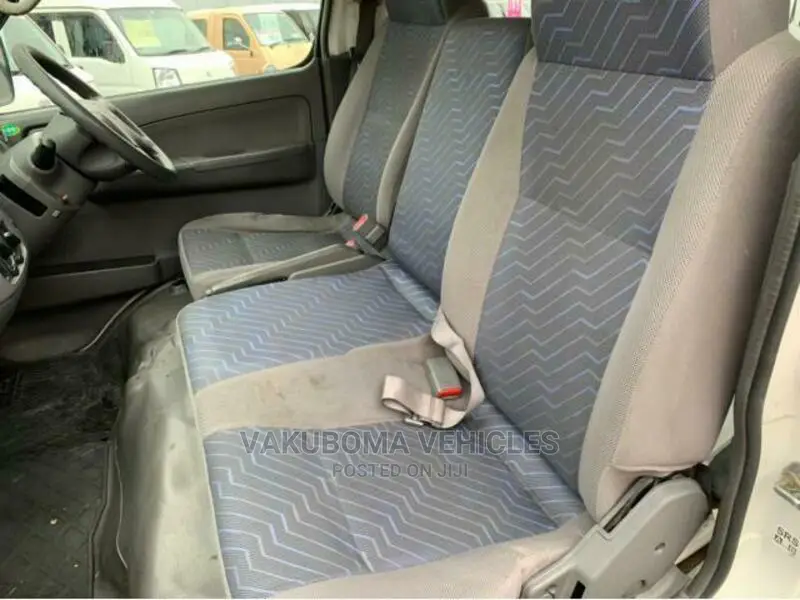 Isuzu Como Van