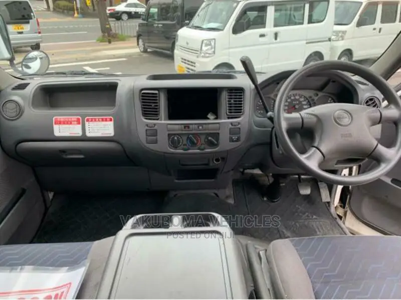 Isuzu Como Van