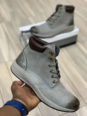 Boots Sheos Original