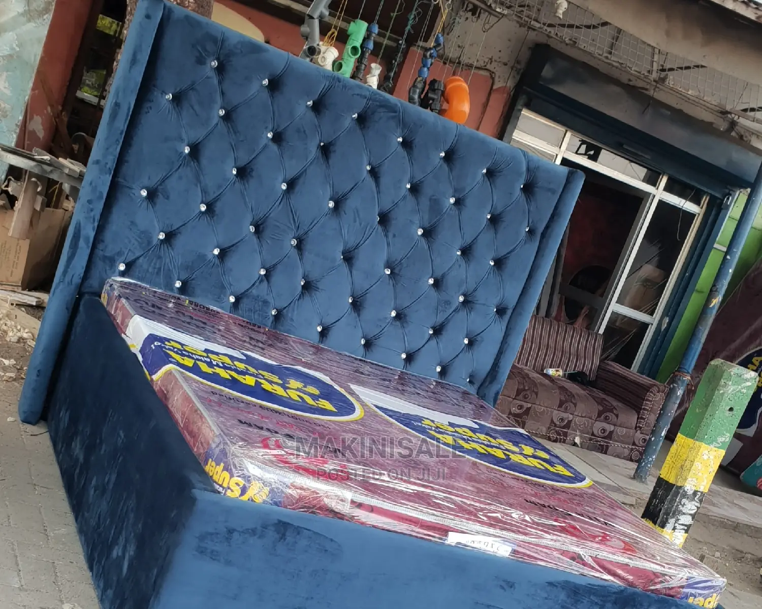 Kitanda Kizuri Sana Cha Sofa Bei Yetu Ni Poa