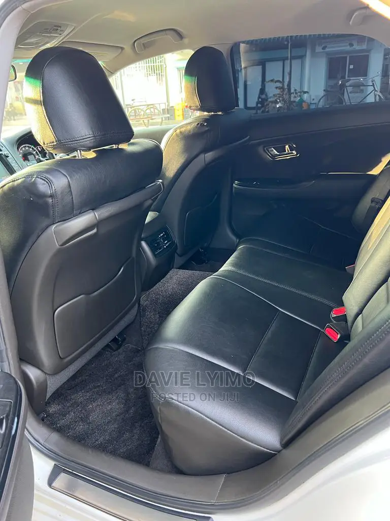 Toyota Crown 2009 Pearl