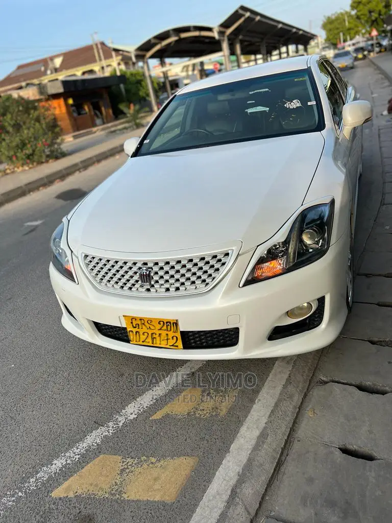 Toyota Crown 2009 Pearl