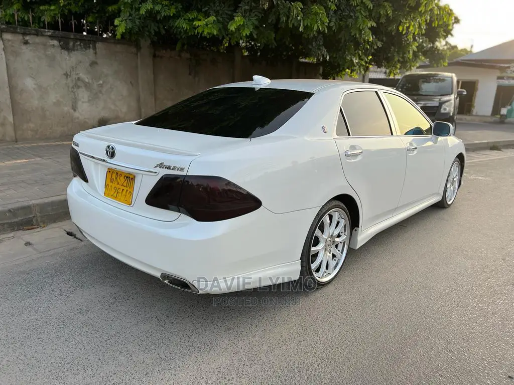 Toyota Crown 2009 Pearl