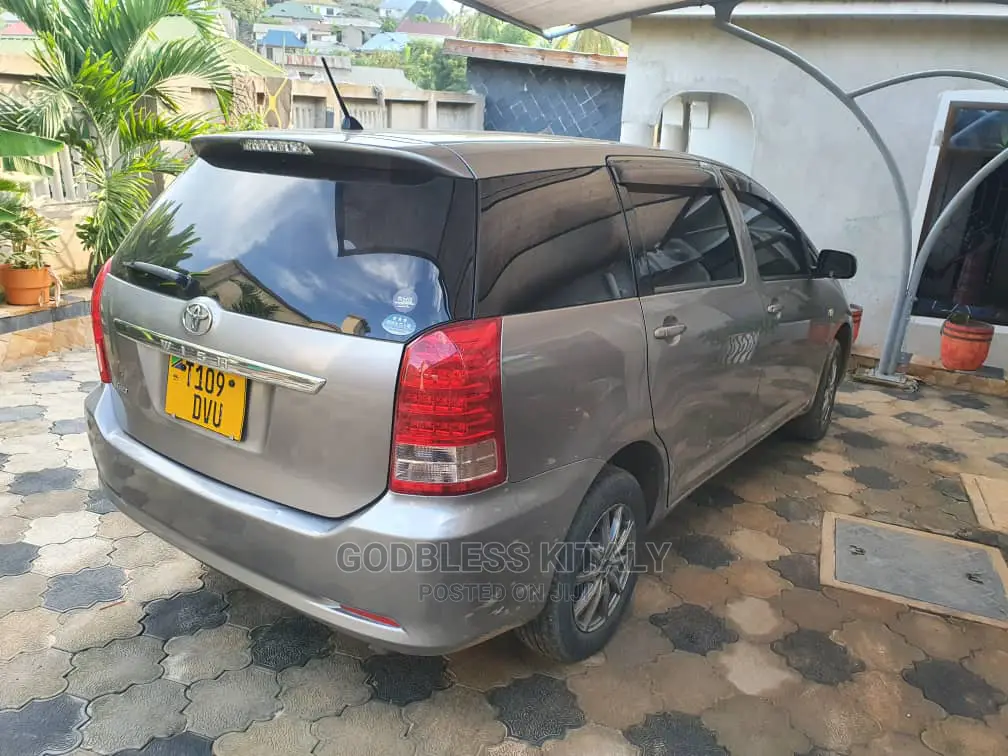 Toyota Wish 2005 Gray