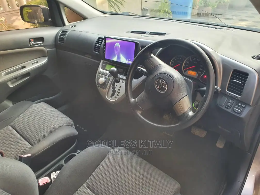 Toyota Wish 2005 Gray