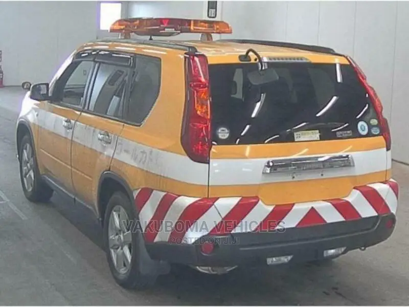 Nissan X-Trail 2010 Yellow