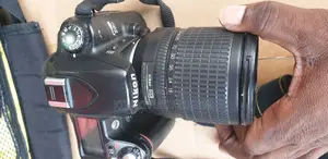 Nikon D80 Clean Lens 18-135