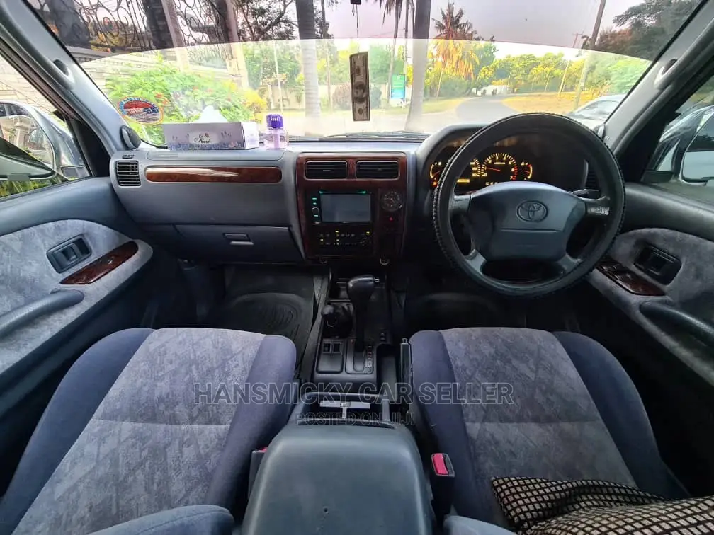Toyota Land Cruiser Prado 2001 White