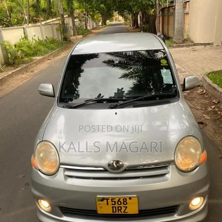 Toyota Sienta 2008 Silver