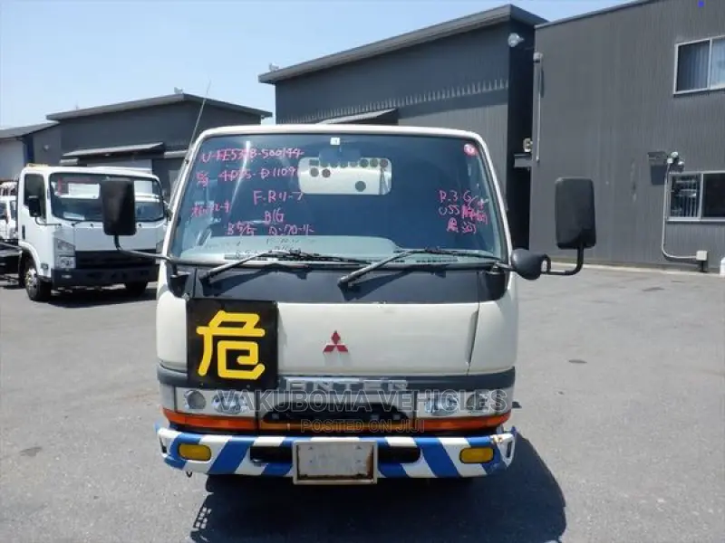 Mitsubishi Canter Lory Tank