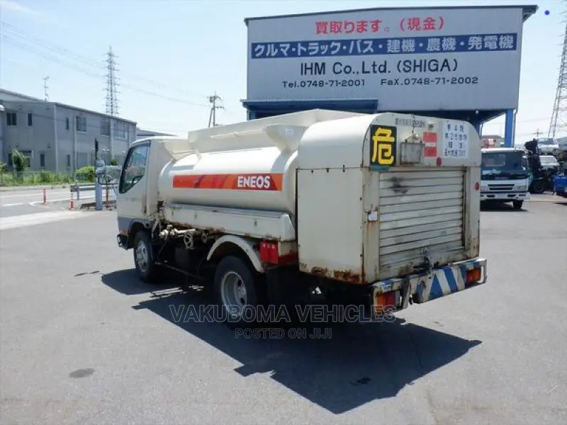 Mitsubishi Canter Lory Tank