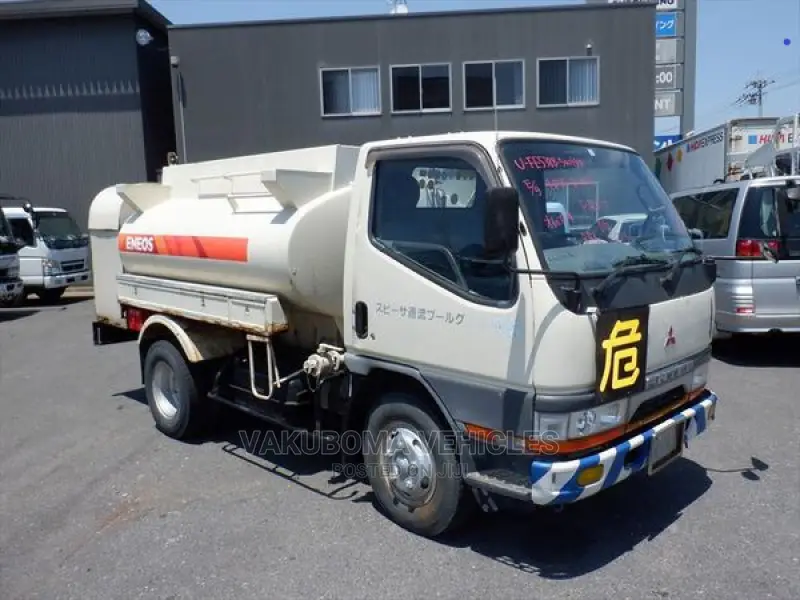Mitsubishi Canter Lory Tank