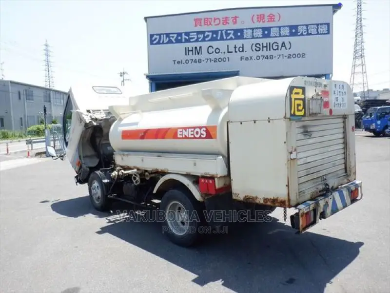 Mitsubishi Canter Lory Tank