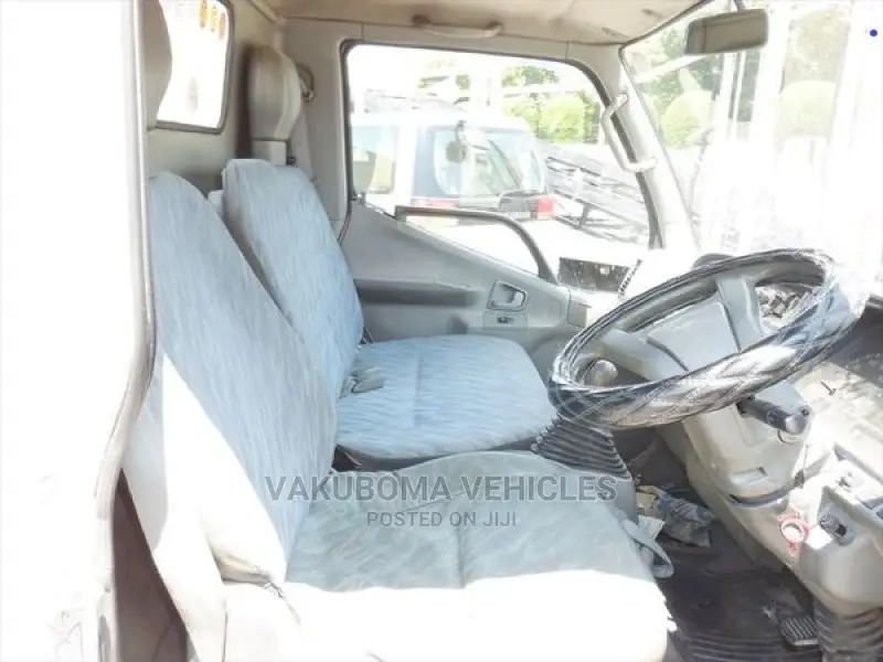 Mitsubishi Canter Lory Tank