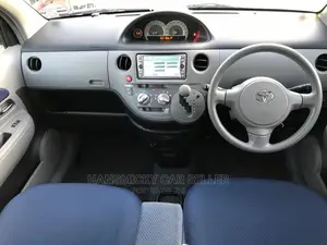 Toyota Sienta 2005 Silver
