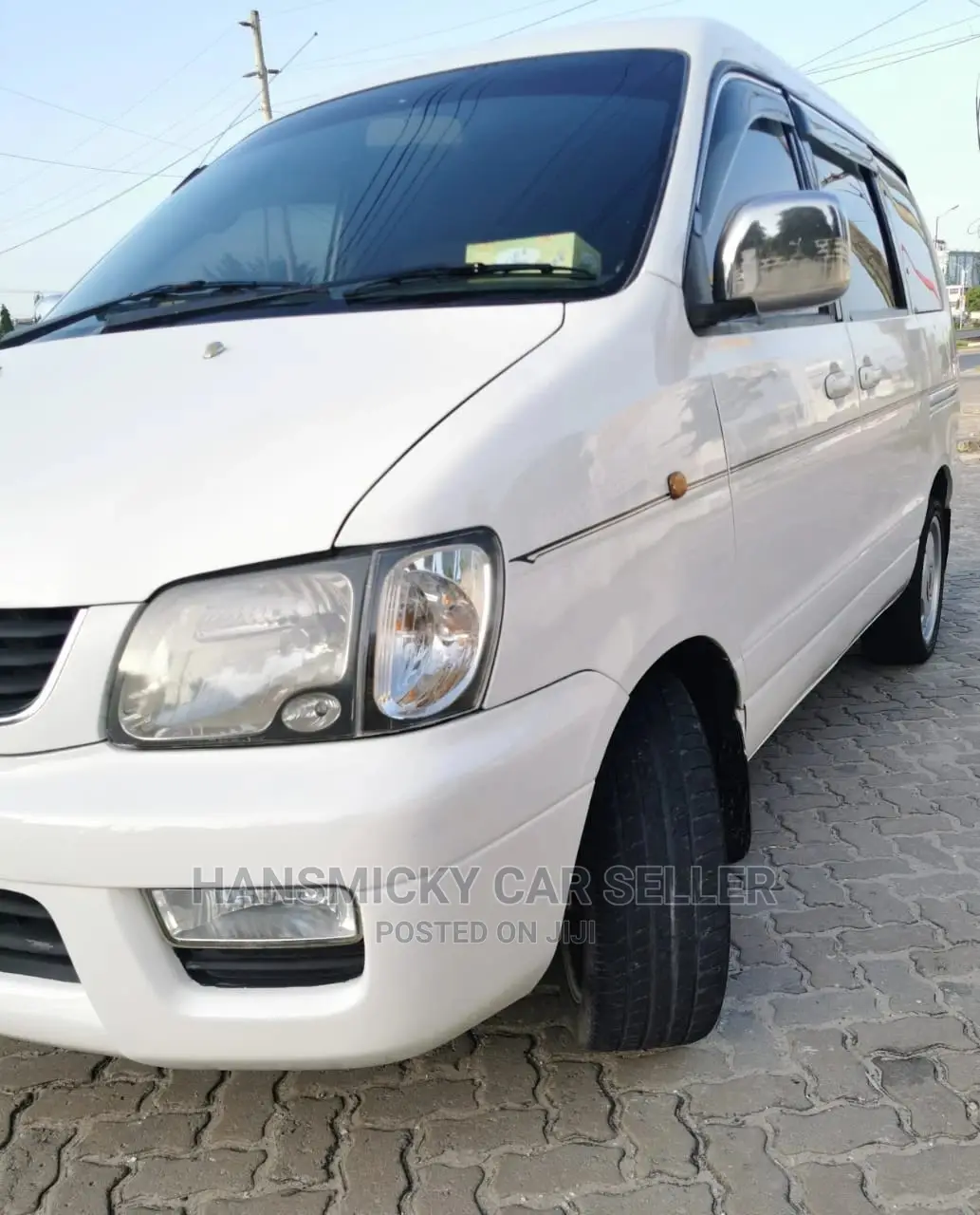 Toyota Noah 2001 White