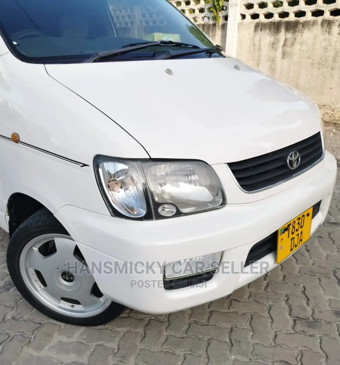 Toyota Noah 2001 White
