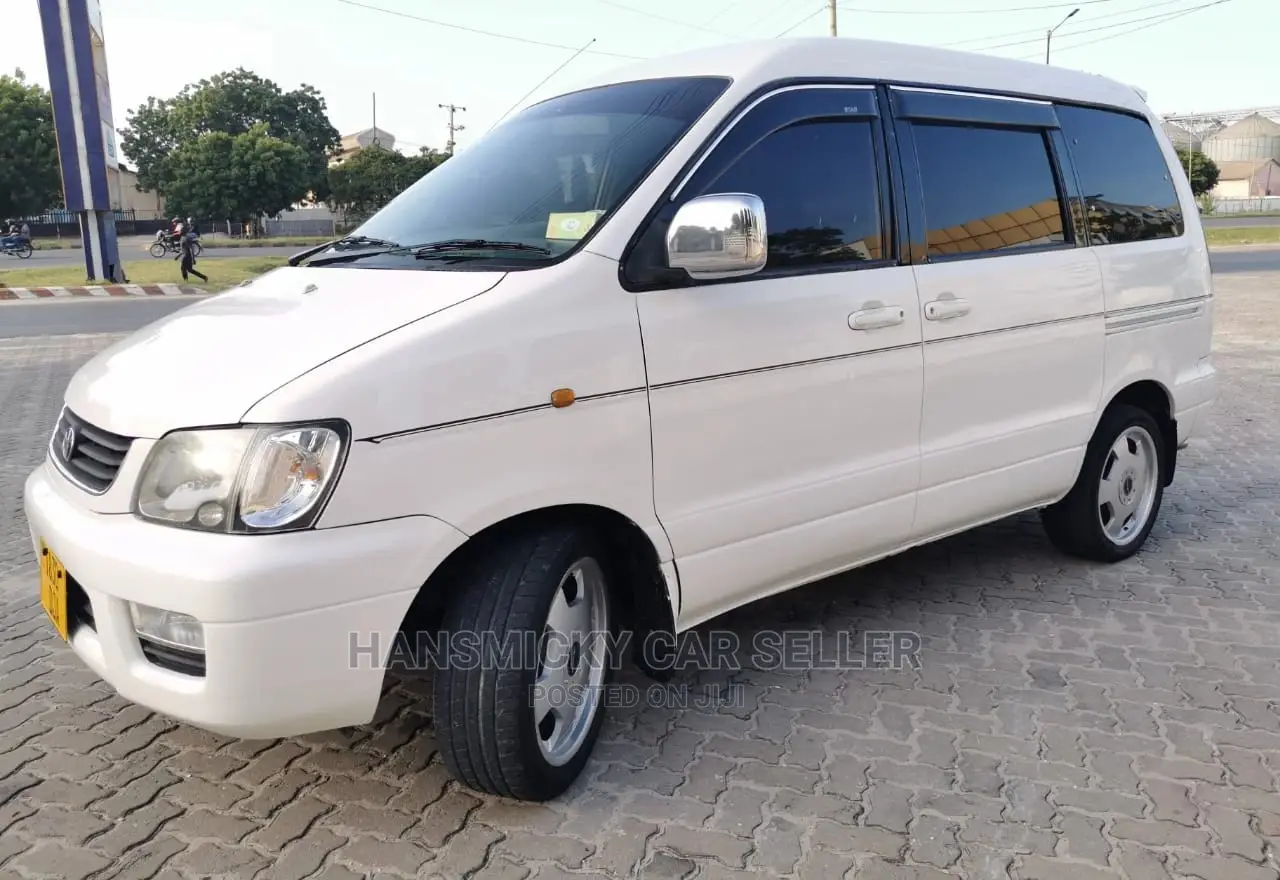 Toyota Noah 2001 White