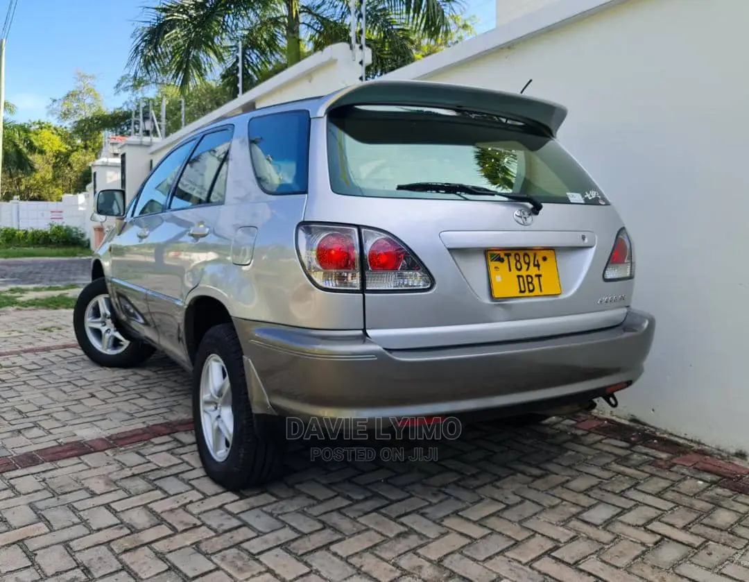 Toyota Harrier 2001 Silver