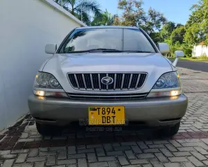 Toyota Harrier 2001 Silver