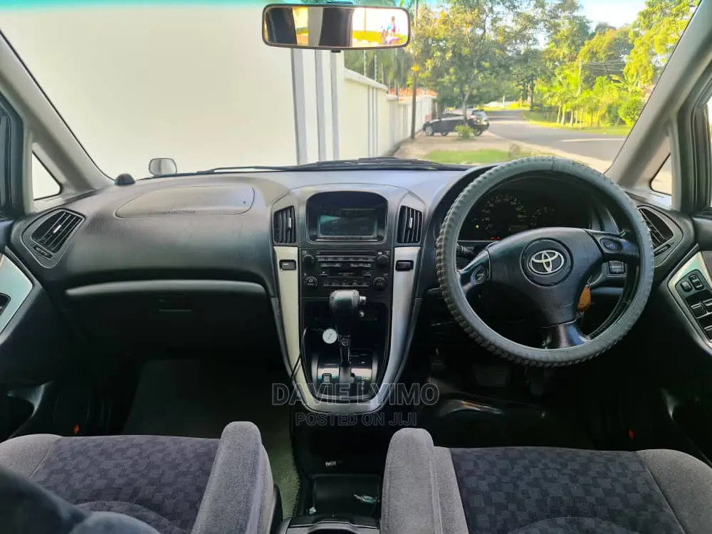 Toyota Harrier 2001 Silver